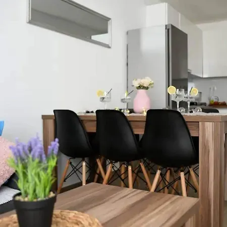 Stylish Okrug Gornji With Terrace And Patio - Two Bedroom With Terrace * Trogir