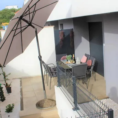 Stylish Okrug Gornji With Terrace And Patio - Two Bedroom With Terrace Trogir